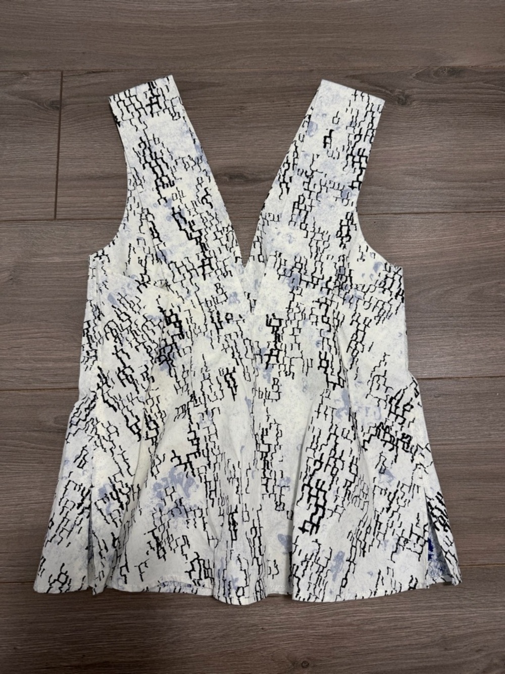 COS sleeveless top with a blue and black abstract geometric pattern - Picture 12 of 14